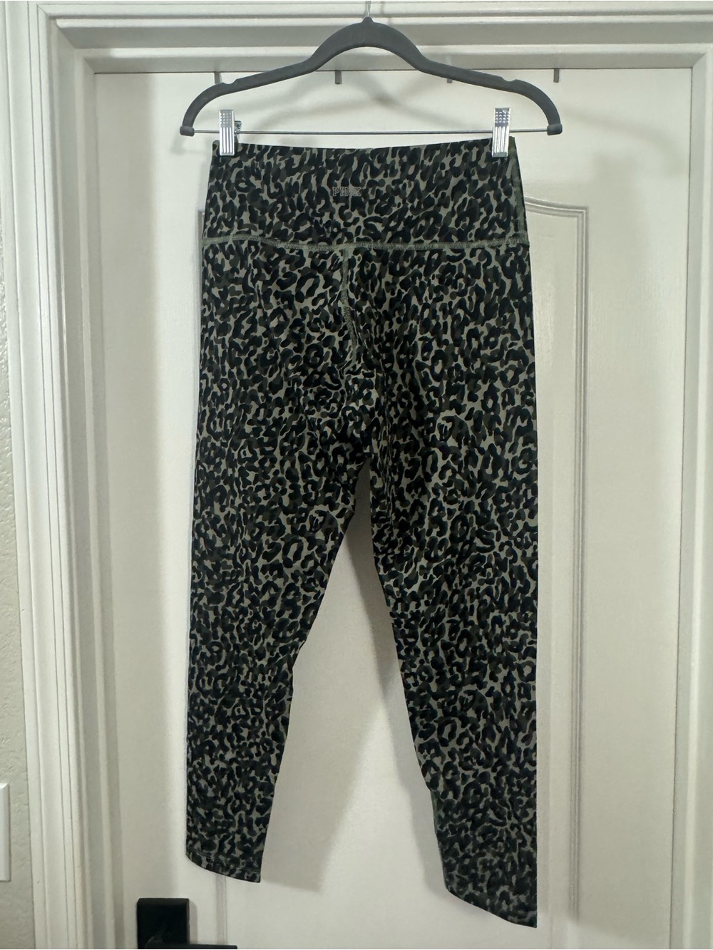PINK Victoria's Secret Olive Green and Black Leopard Print Leggings - Picture 4 of 7